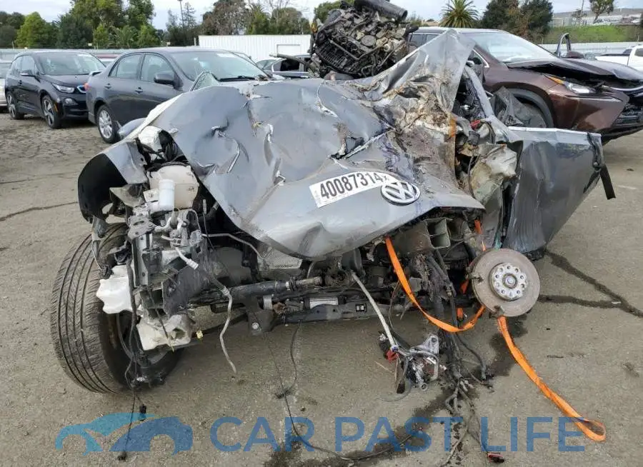 3VW5DAATXJM515575# 5