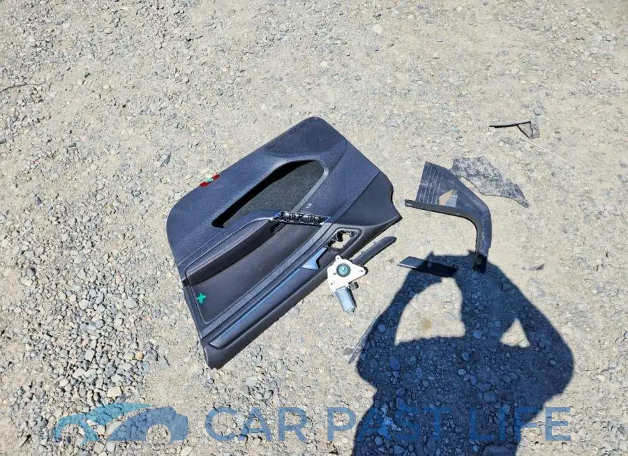 3VW5T7AUXLM003848# 12