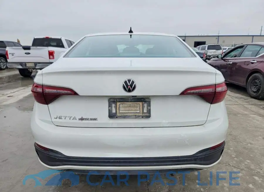 3VWCM7BU9NM033932# 6