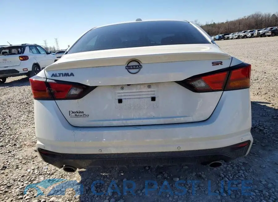 1N4BL4CV5RN318913# 6