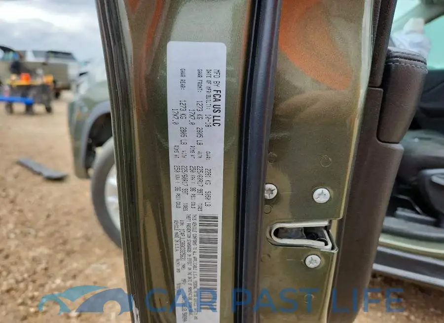1C4PJLCB6KD325631# 13