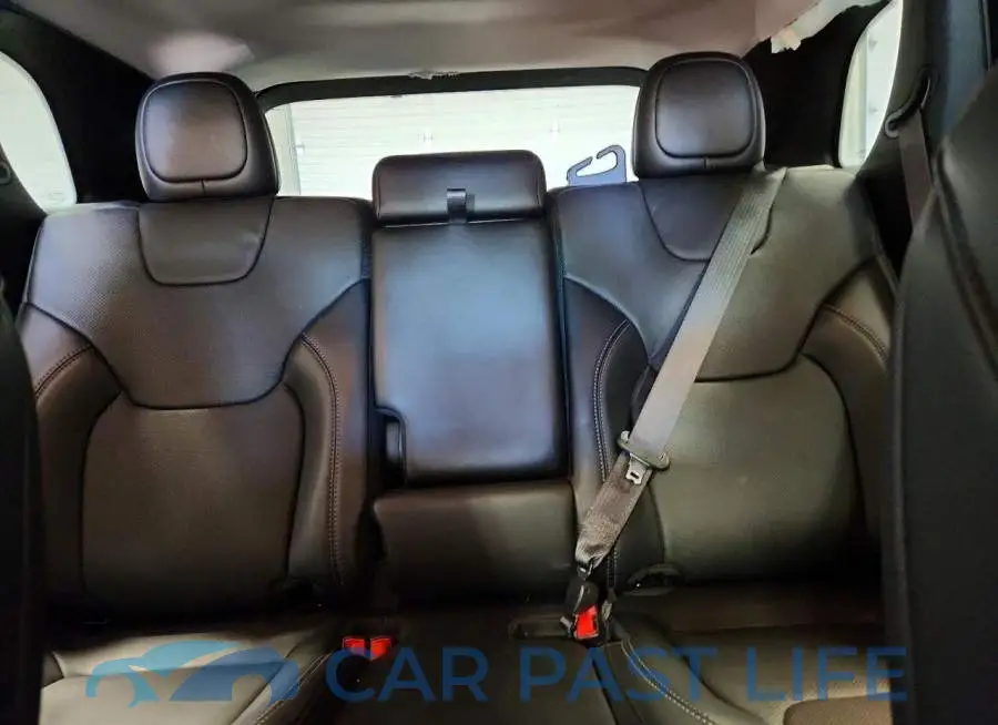 1C4PJMMX6MD240596# 10