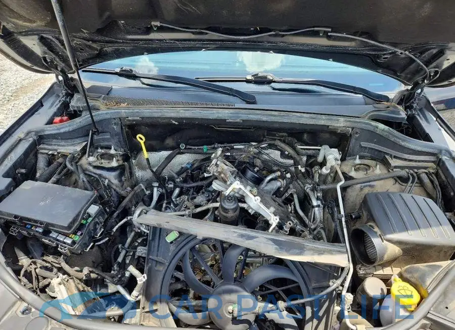 1C4RJFBG5JC445576# 12