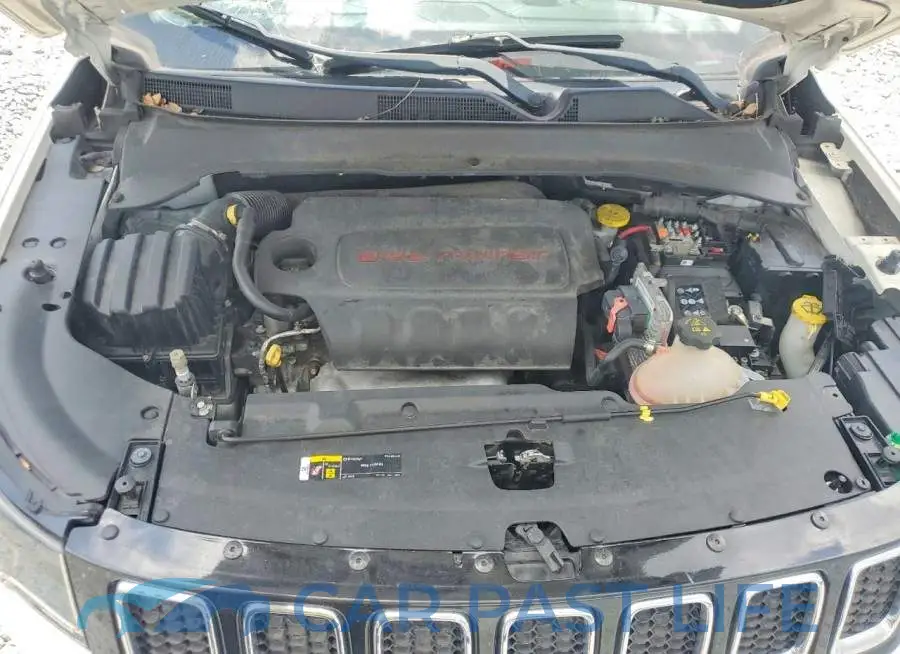 3C4NJDBB2JT270375# 11