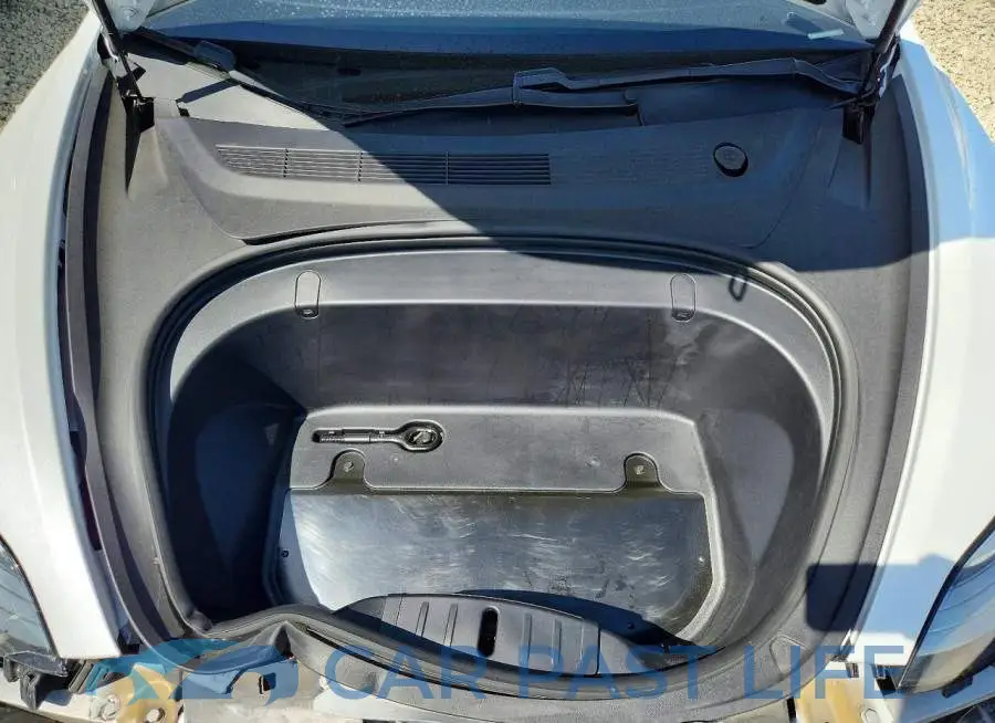 5YJ3E1EAXKF316872# 11