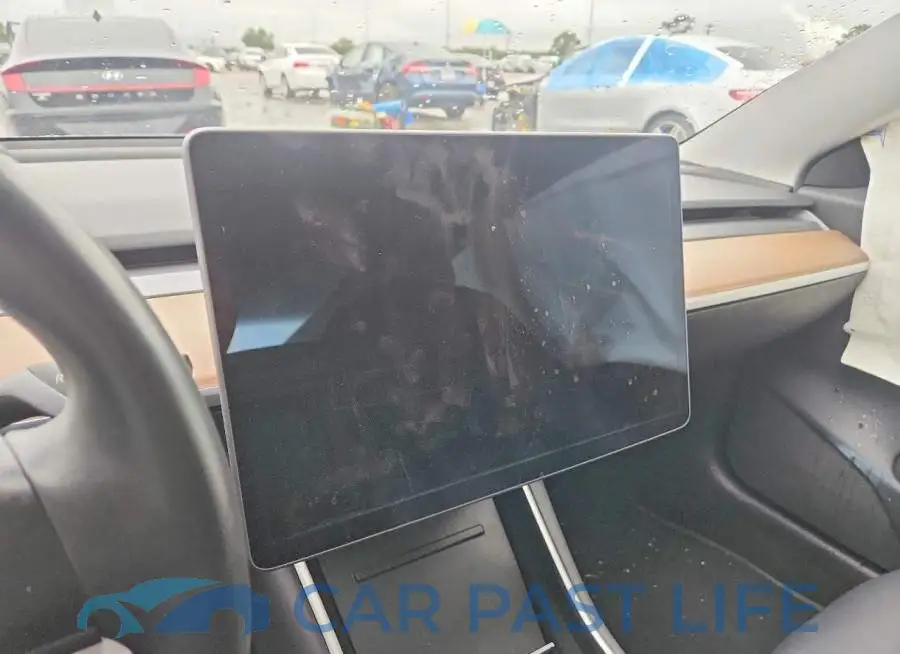 5YJ3E1EB9JF133812# 9