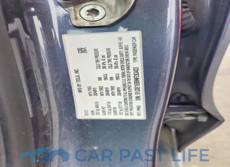 5YJ3E1EB9NF263403# 13