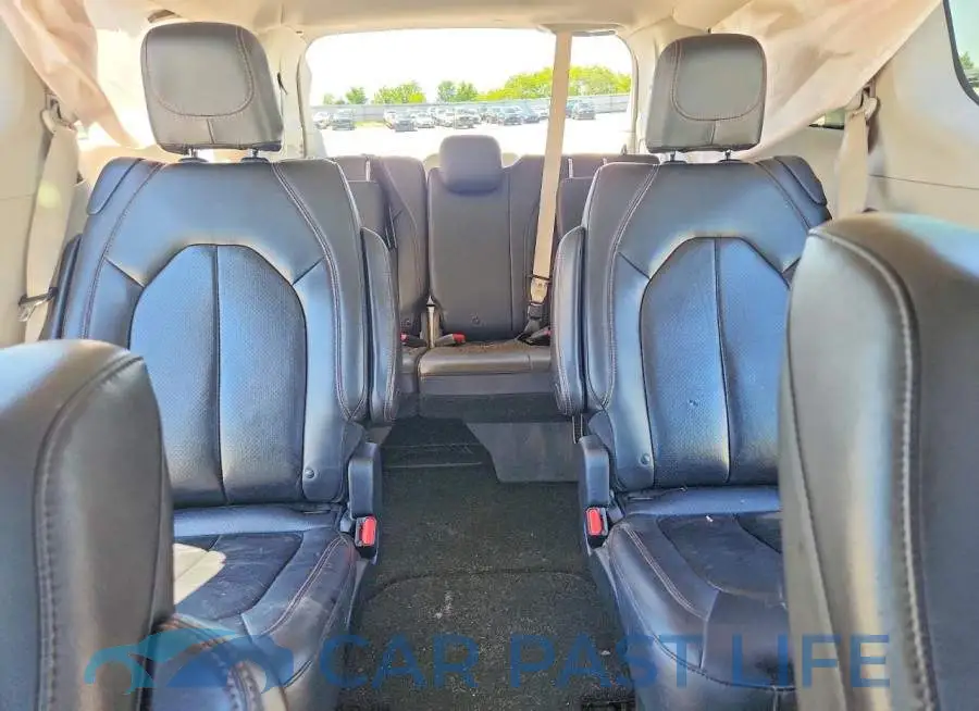 2C4RC1EGXKR505840# 10