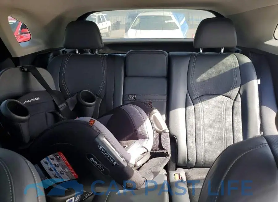 2T2ZZMCAXHC068411# 10