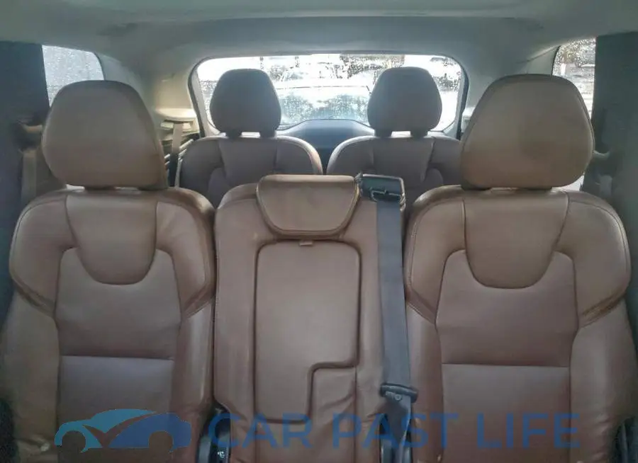 YV4A22PKXK1497537# 10
