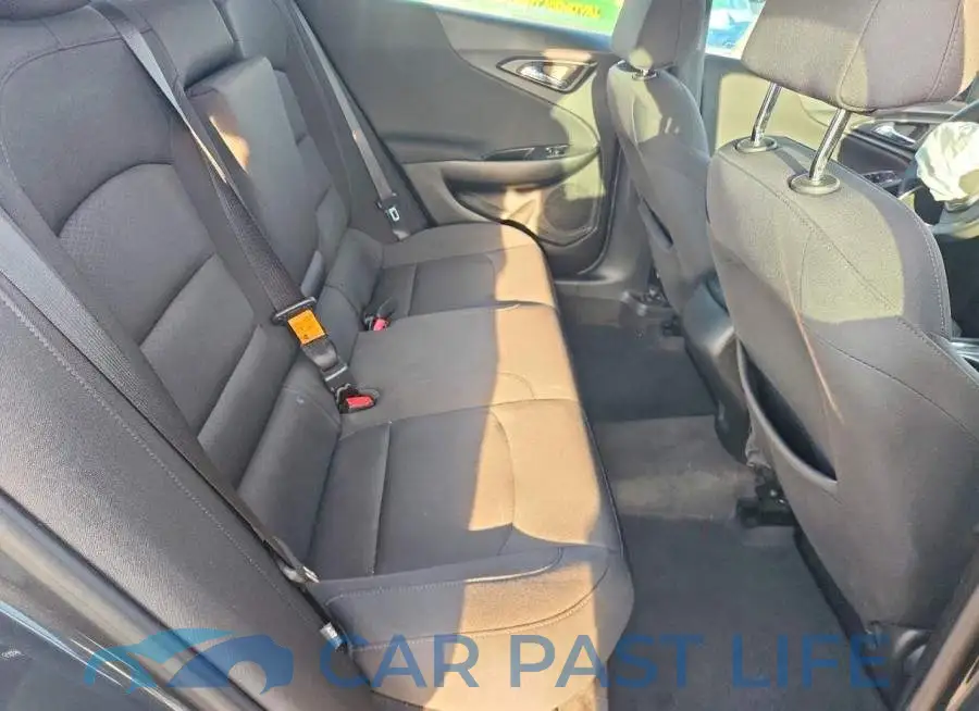 1G1ZB5ST3JF148897# 10