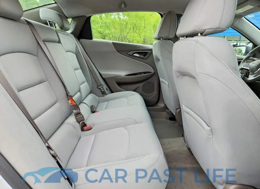1G1ZB5ST6HF158351# 10