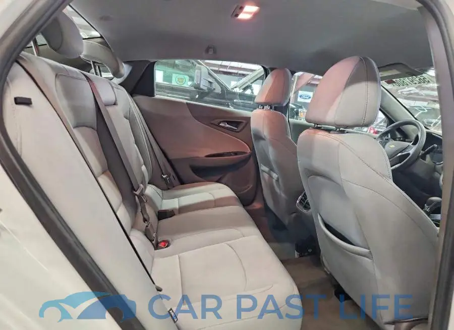 1G1ZD5ST1NF112559# 10