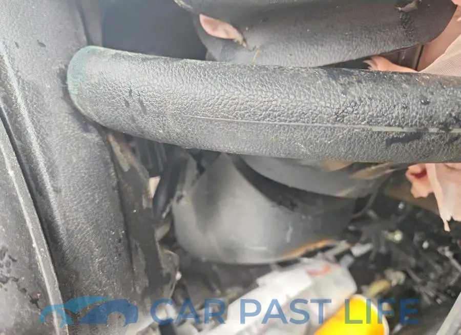 1FADP3E27JL310077# 9