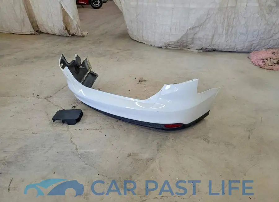 1FADP3F2XJL326305# 12