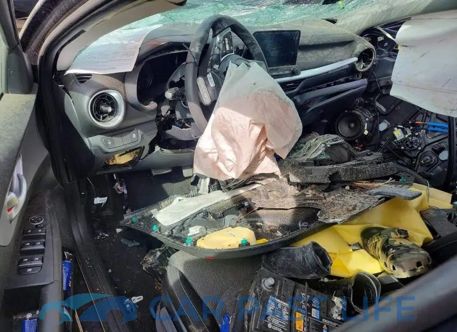 3KPF24AD5RE809396# 8