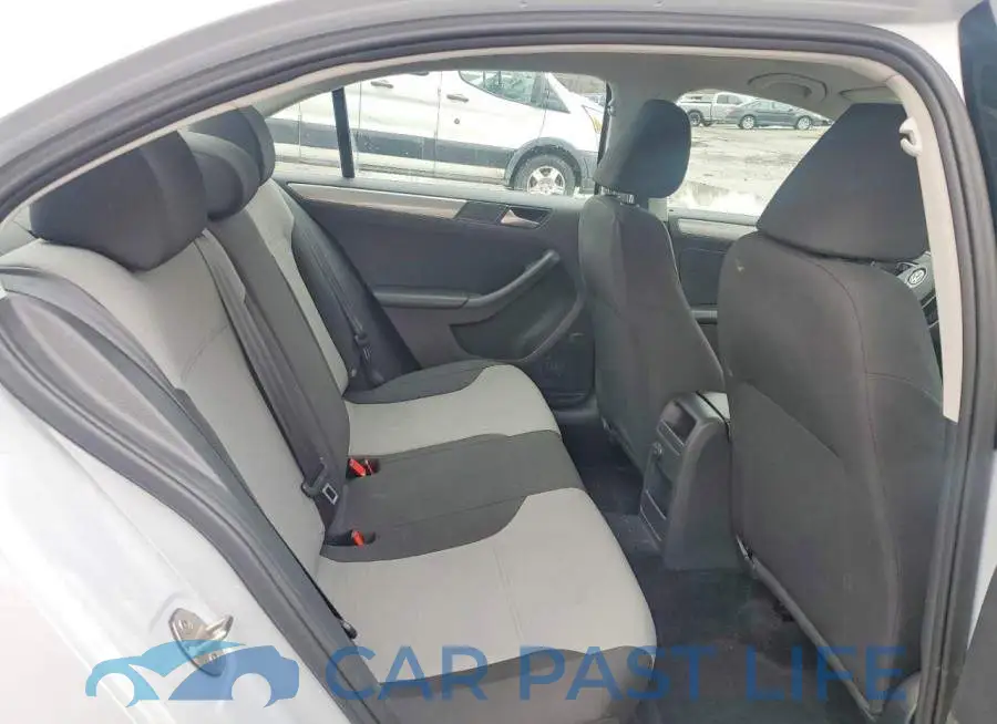 3VW2B7AJXHM414895# 10