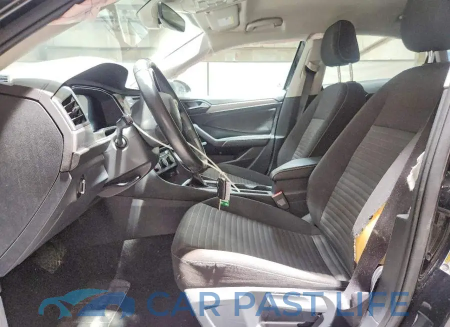 3VW5M7BU8RM009779# 7