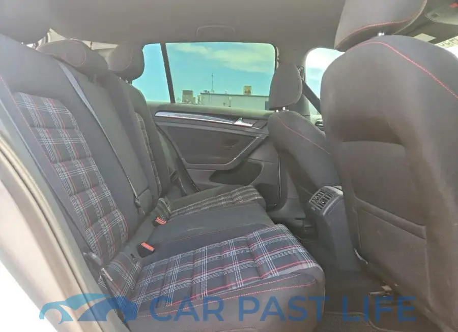 3VW5T7AU4HM042927# 10