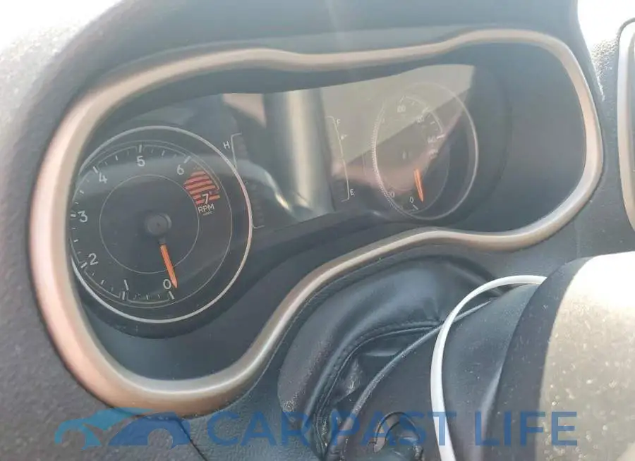 1C4PJLCB6HW593527# 9