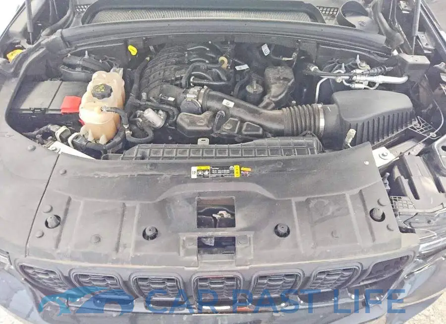 1C4RJHAG7R8520032# 11