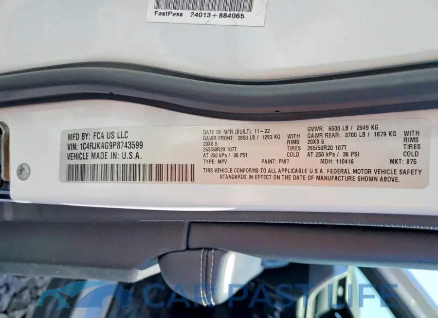 1C4RJKAG9P8743599# 13