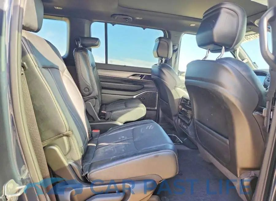 1C4SJVBP4RS192859# 11