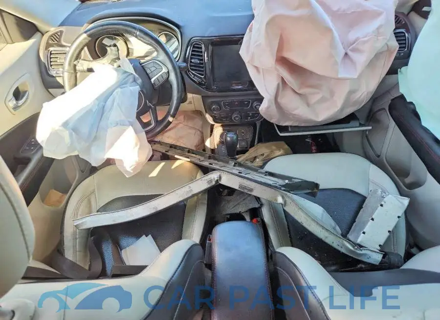 3C4NJDCB9LT119695# 8