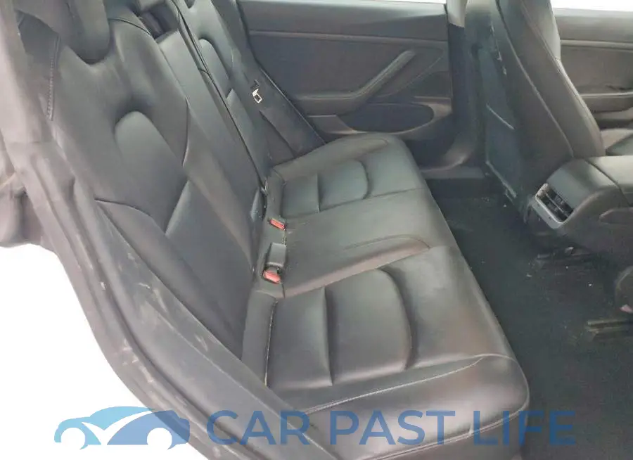 5YJ3E1EAXLF613058# 10