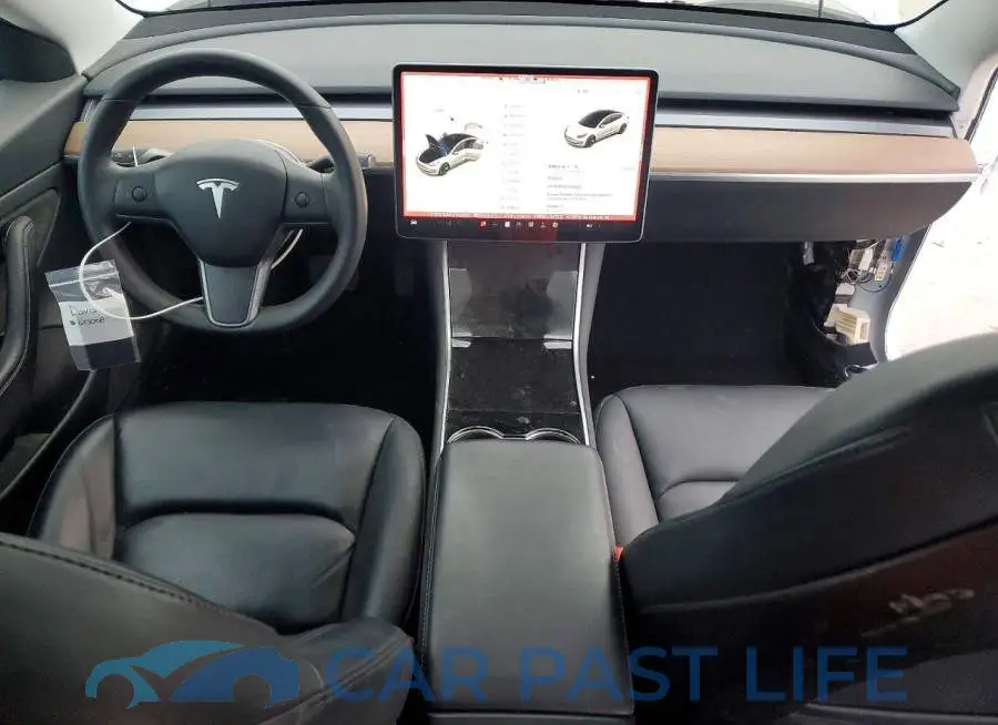 5YJ3E1EAXLF613058# 8
