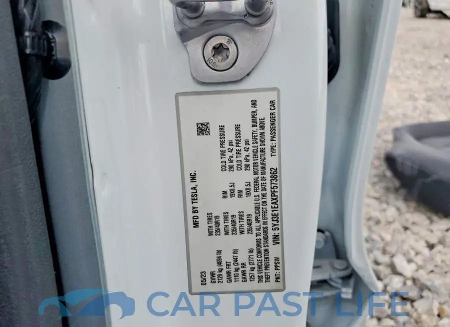 5YJ3E1EAXPF573862# 13