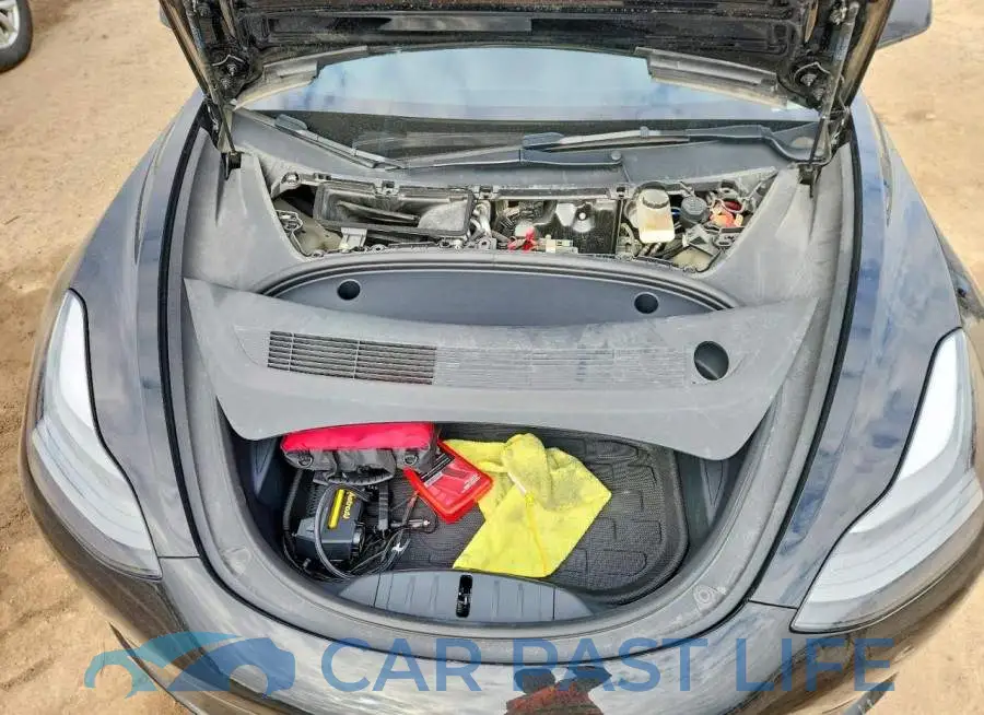 5YJ3E1EB6NF345654# 11