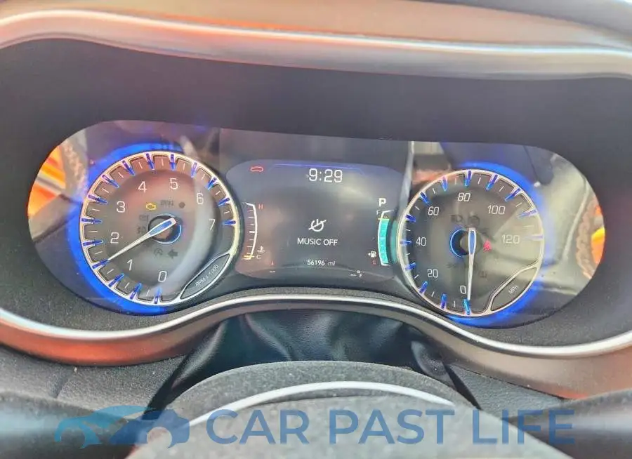 2C4RC1EG3KR548786# 9