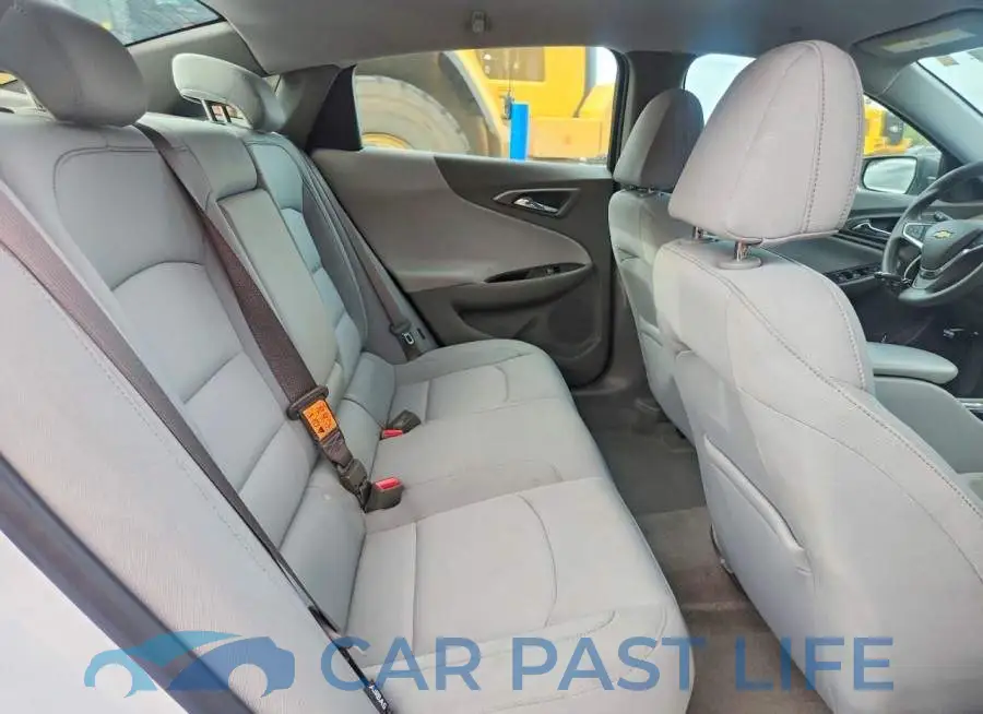 1G1ZC5ST2JF211551# 10