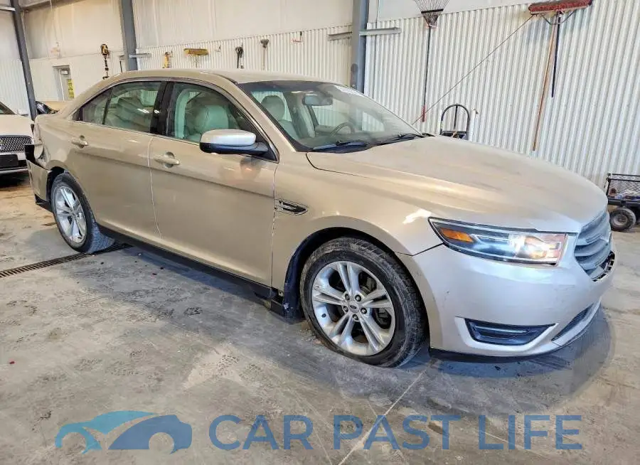 1FAHP2E82JG112015# 4