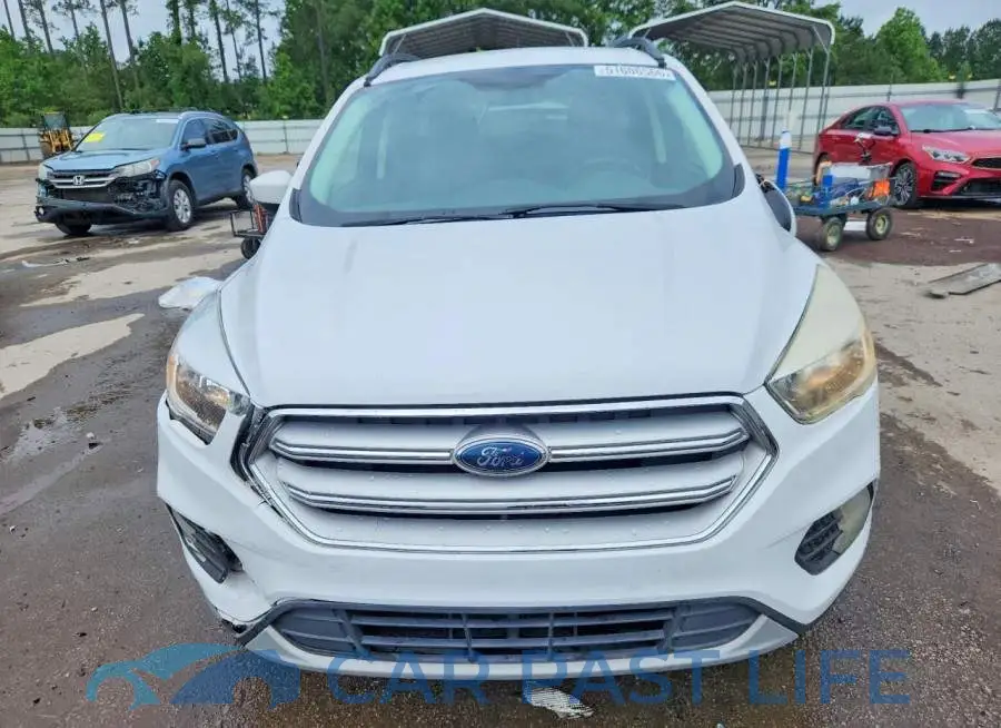 1FMCU0GD5JUA83182# 5