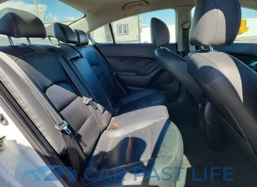 3KPFL4A85JE178945# 10