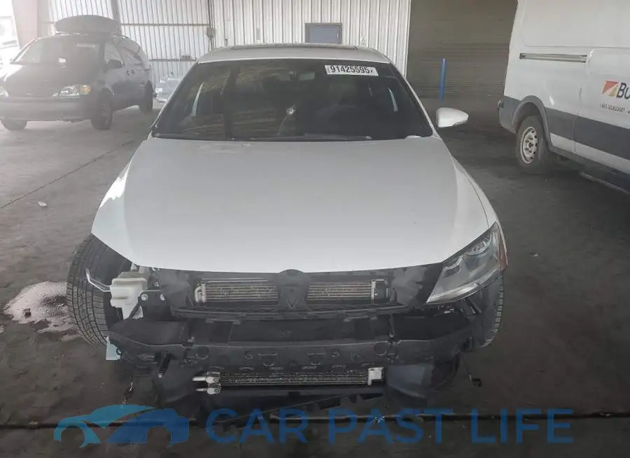 3VW5T7AJ1HM323041# 5