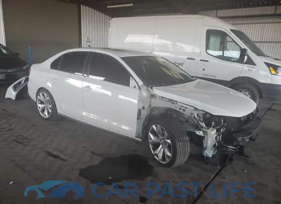 3VW5T7AJ1HM323041# 4