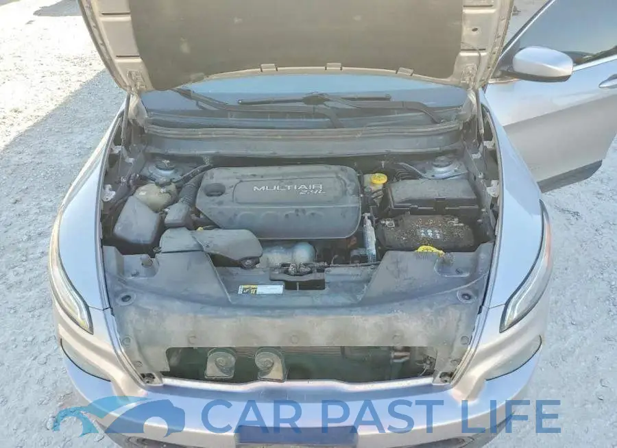 1C4PJLCB4HW604377# 12