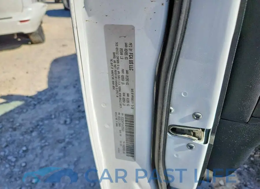 2C3CDXKT9JH295523# 12