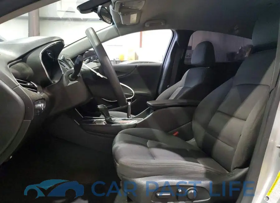 1G1ZD5ST8JF124668# 7