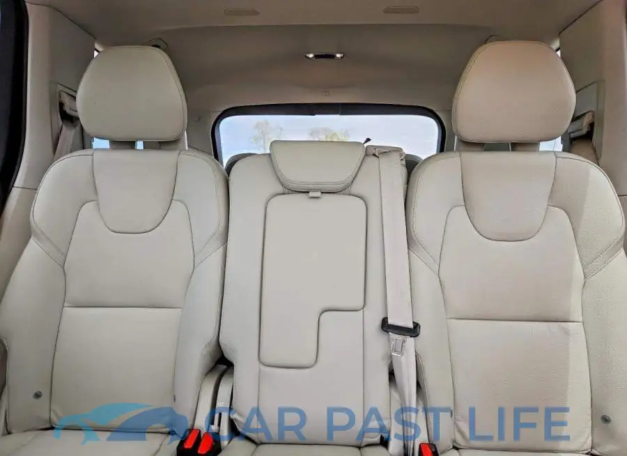 YV4A22PK5N1818064# 10