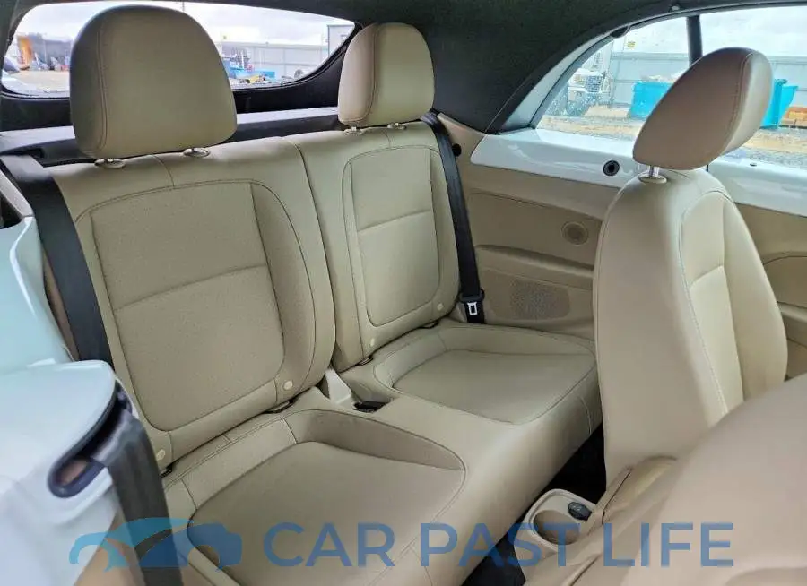 3VW5DAAT4KM506887# 10