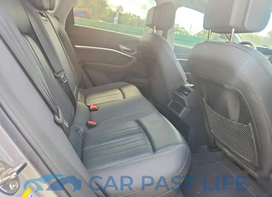 WA12AAGE8NB028552# 11