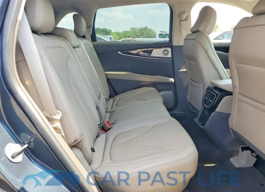 2LMPJ8KP0PBL13921# 11