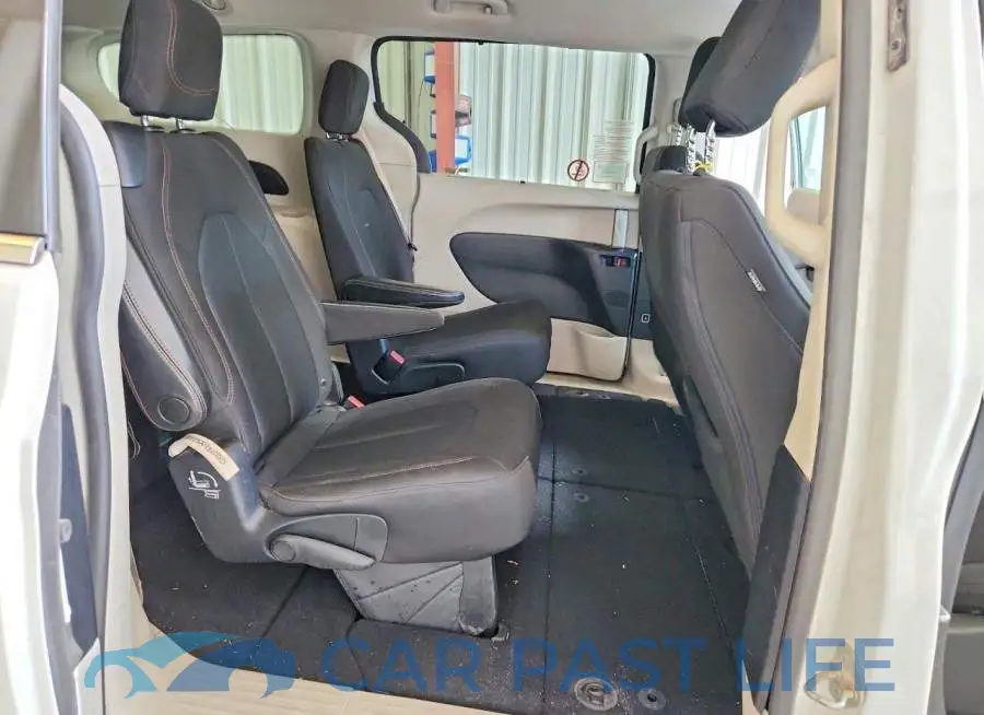 2C4RC1FG4LR141401# 11