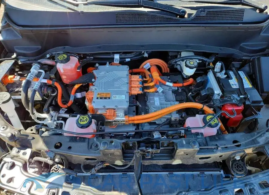 1G1FZ6S04N4104435# 12