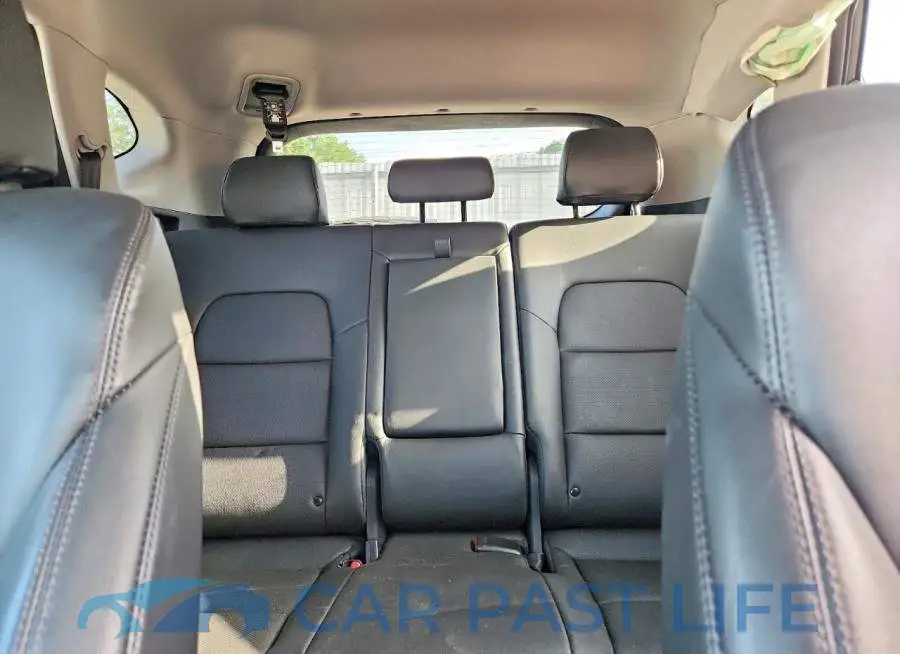 KM8J33AL8LU117789# 10