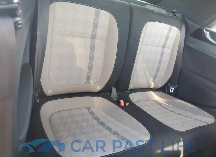 3VW5DAAT6JM503262# 10